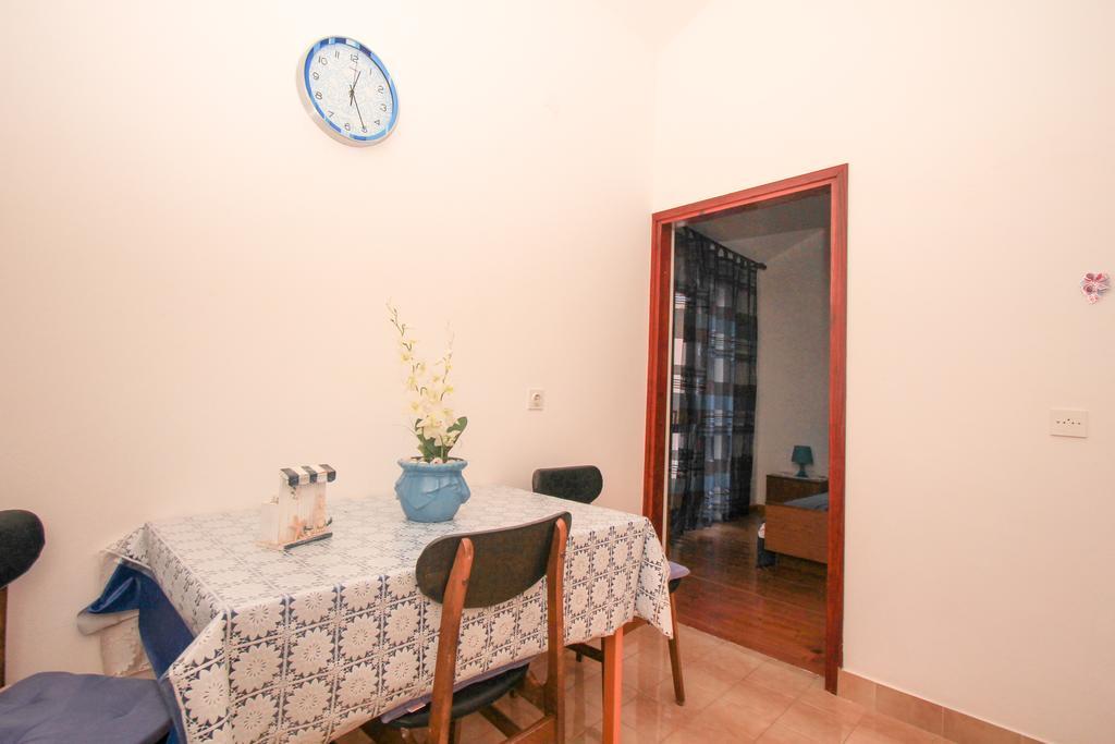Apartments Lea Prižba Chambre photo